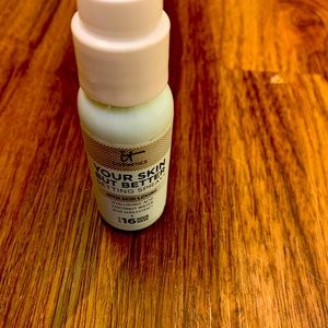 Your skin, but better. Makeup enhancing setting spray